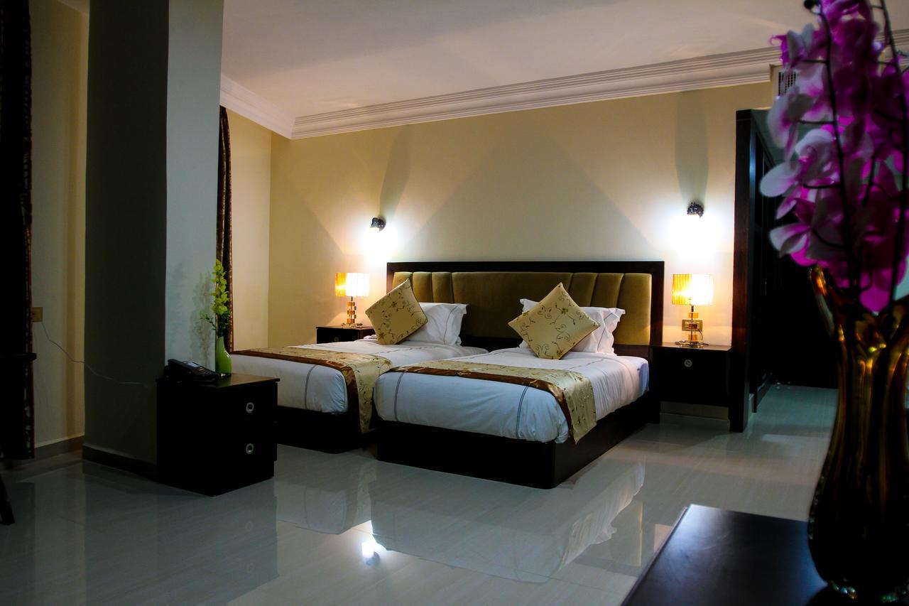 Queen Plaza Hotel Hebron Eksteriør bilde