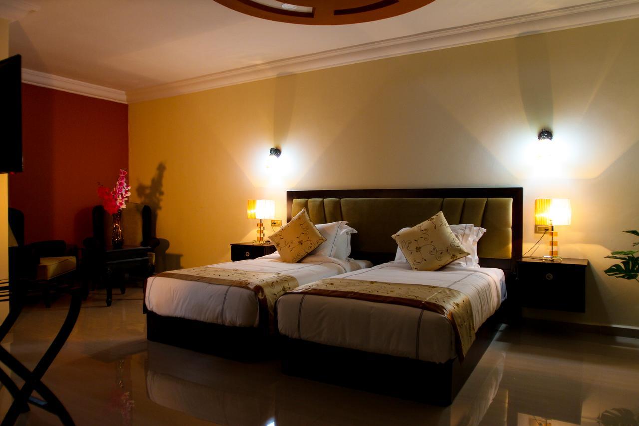 Queen Plaza Hotel Hebron Eksteriør bilde