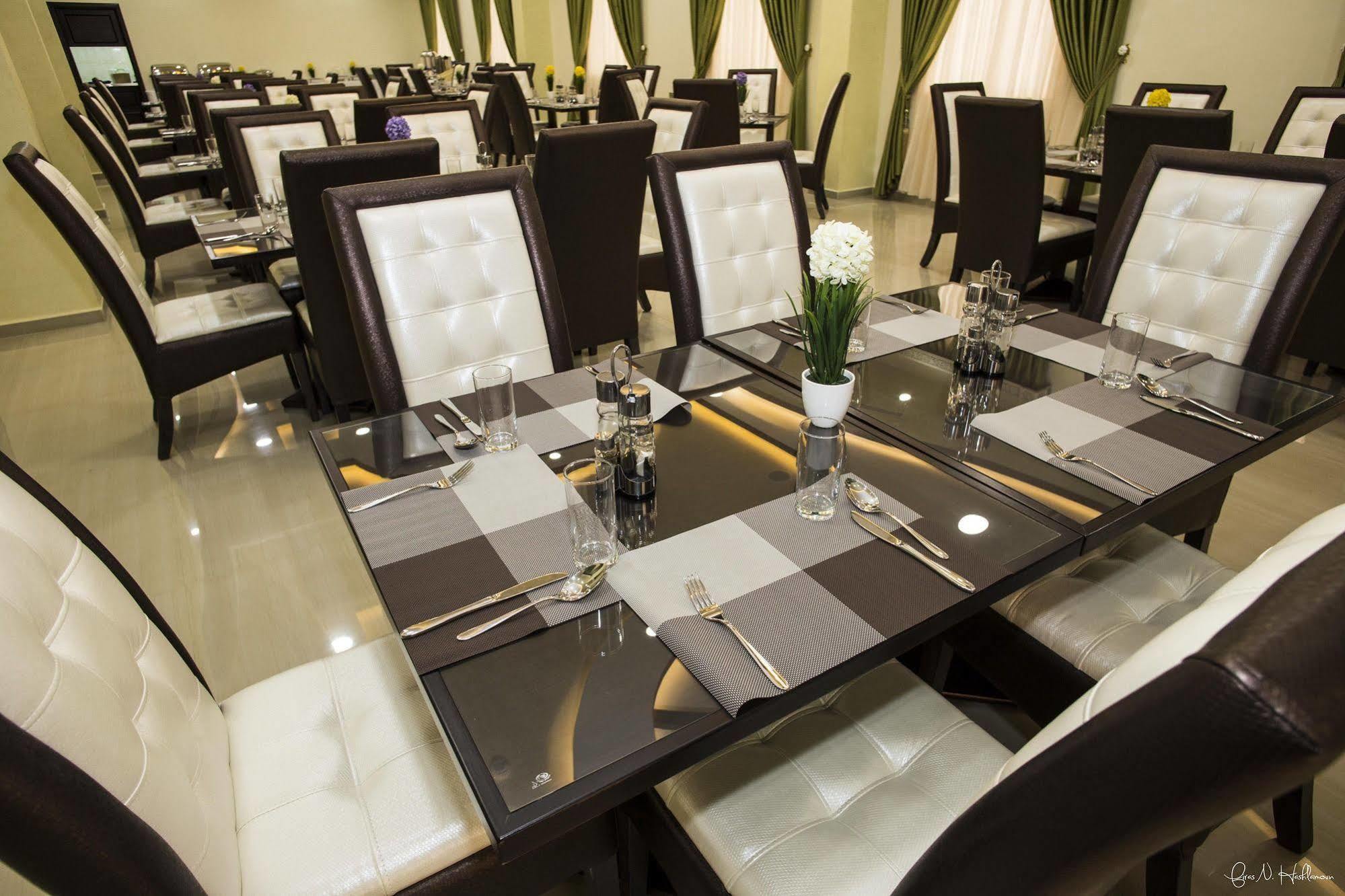 Queen Plaza Hotel Hebron Eksteriør bilde